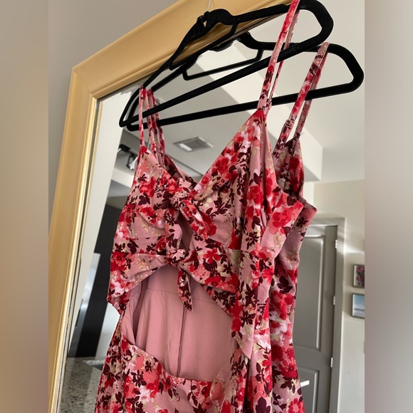 WAYF Victoria Floral Print Tie-Front Cutout Midi Dress Pink - Picture 3 of 8